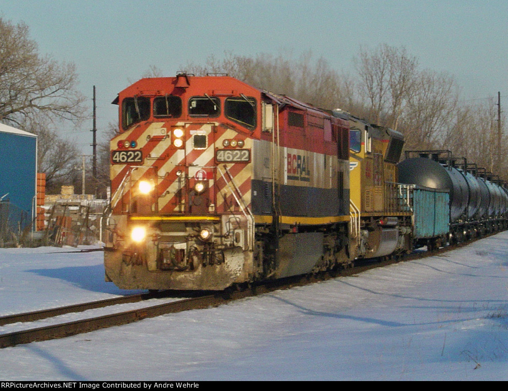 BCOL 4622 and its quad ditch lights lead UP MCHVP